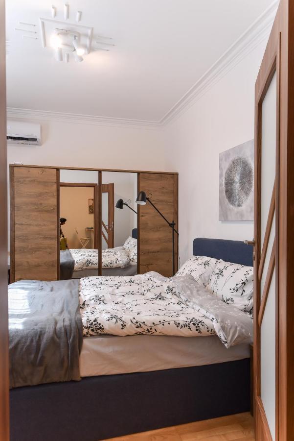 ソフィアCosy & Renovated 2Bd Flat Near Vitoshka By Flat Mаnagerアパートメント エクステリア 写真
